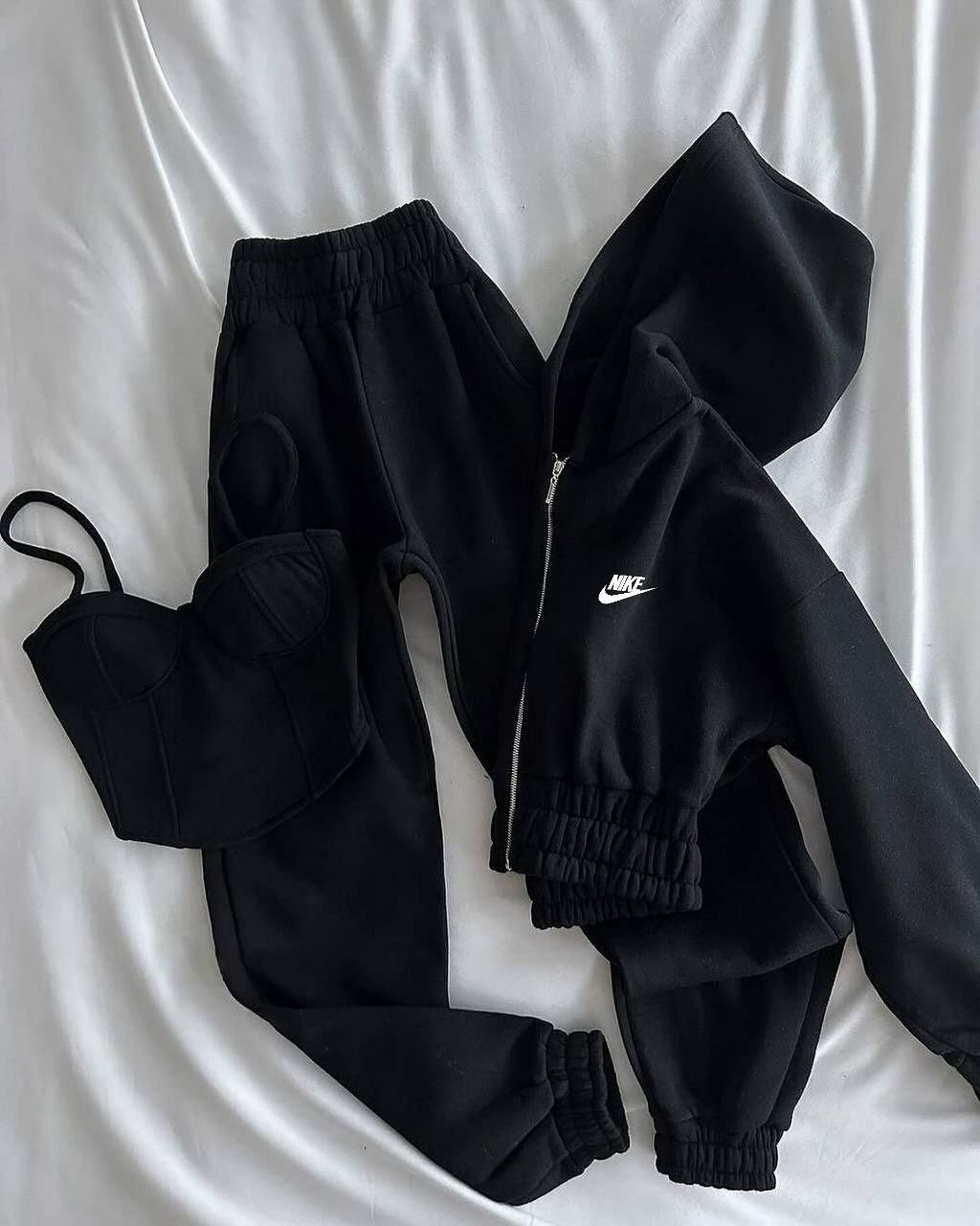 Nike Damski czarny zestaw 3-częściowy